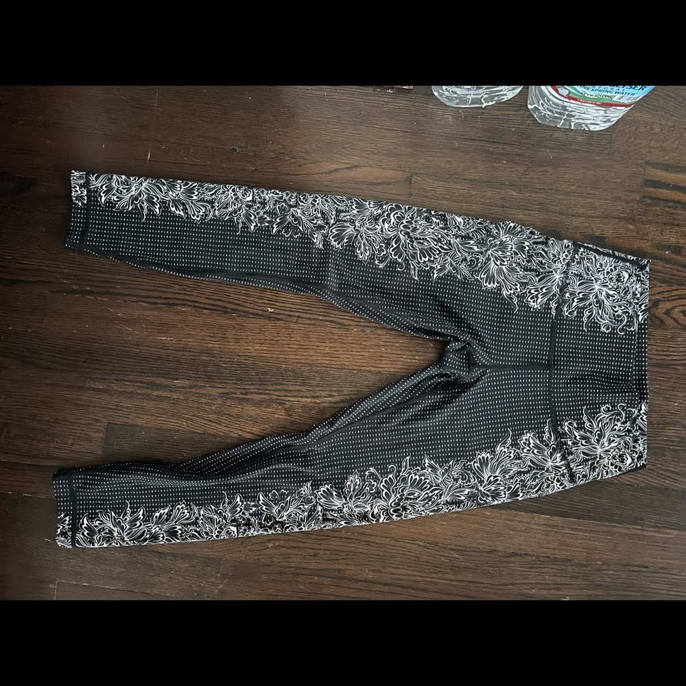 EUC lululemon Cropped Pant